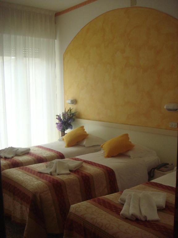 Hotel Arcade Rimini Room photo