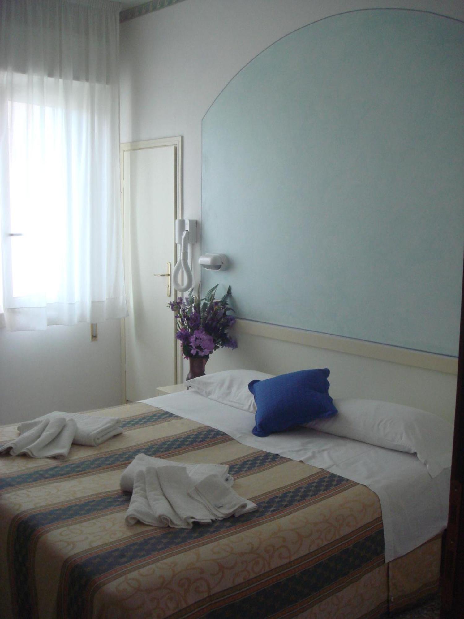 Hotel Arcade Rimini Exterior photo